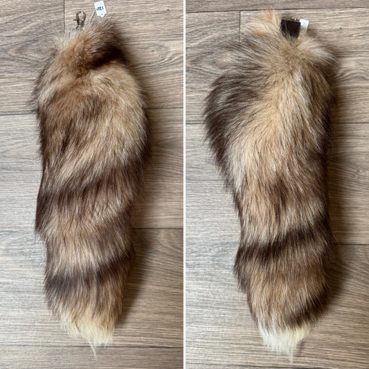 Crystal fox tail keychain (120)