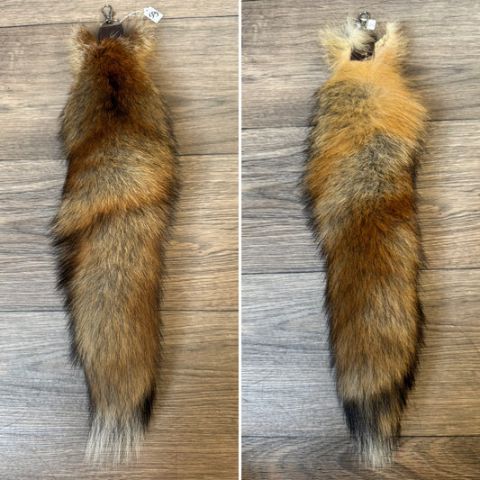 Red fox tail keychain (59)