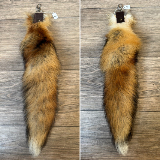 Red fox tail keychain (61)