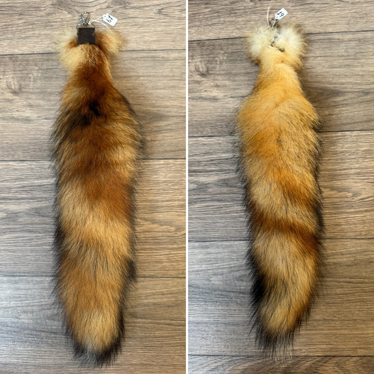 Red fox tail keychain (67)