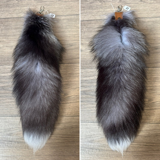 Silver fox tail keychain (72)