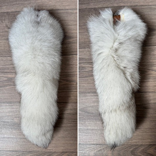 Blue arctic fox tail keychain (64)