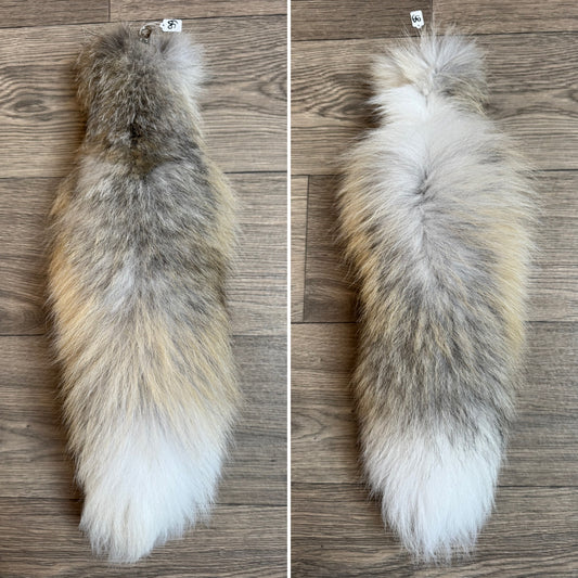 Golden Island fox tail keychain (99)