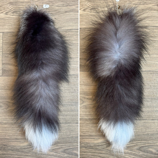 Silver fox tail keychain (6)