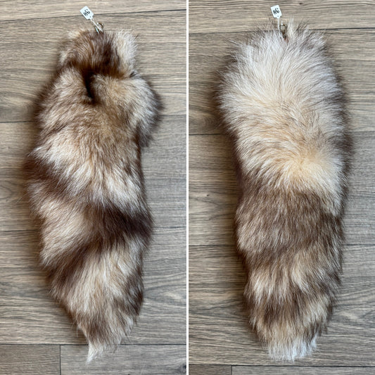 Crystal fox tail keychain (98)