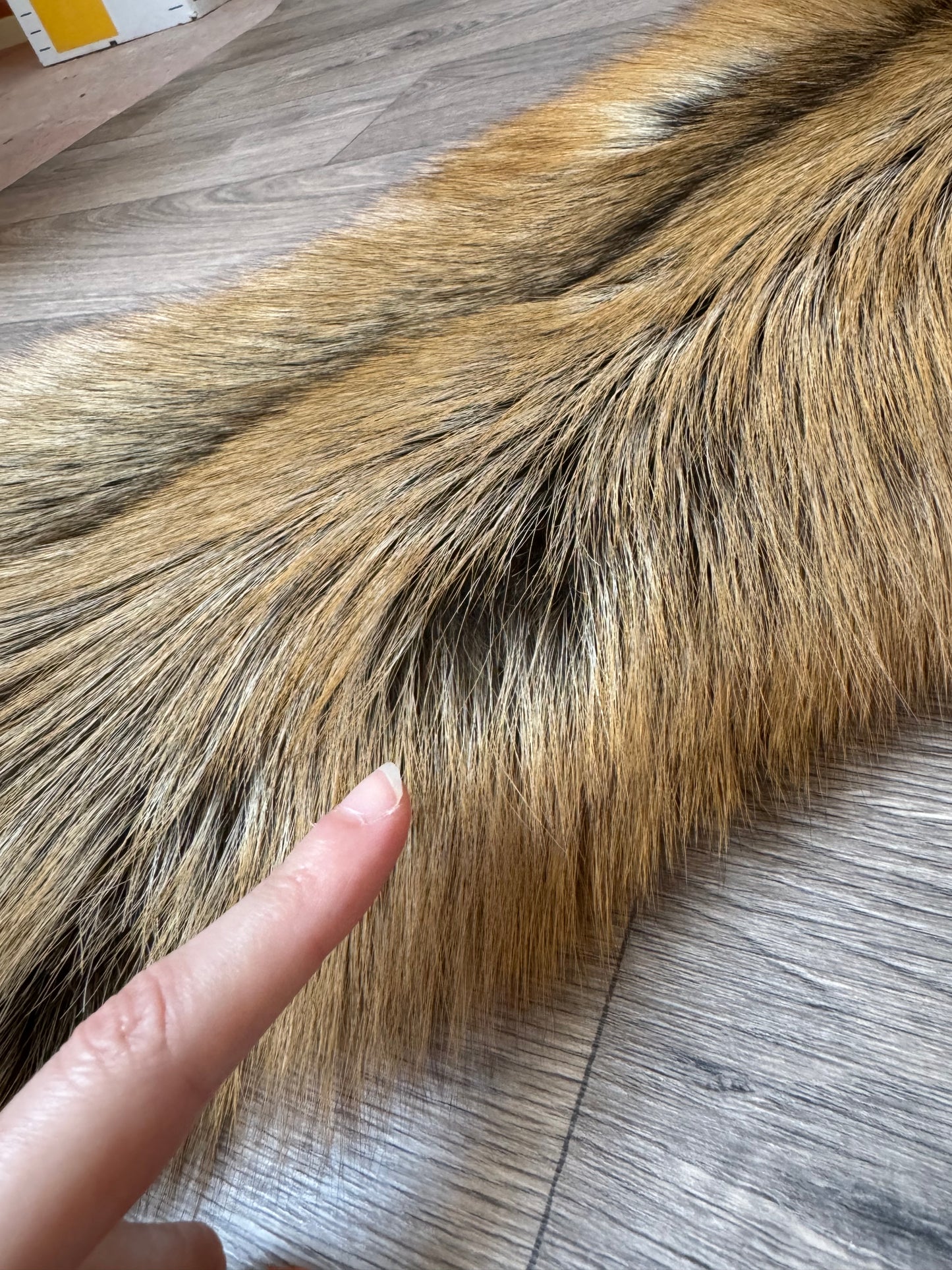 Cross fox pelt (31)