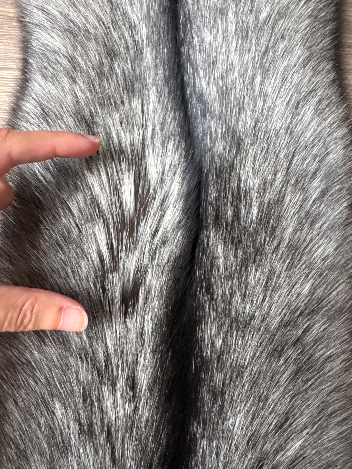 Silver Ringneck fox pelt (17)